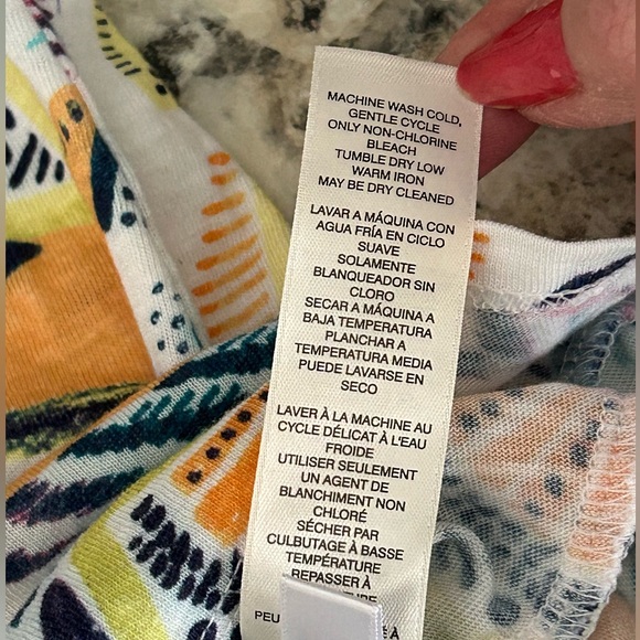 Chico’s V Neck Short Sleeve Abstract Print Tee Top Colorful Lightweight Size L - Picture 8 of 10